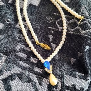 Tear drop pearl necklace